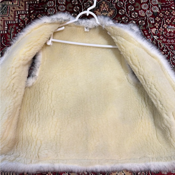 Faux fur vest, new no tags, made in Ukraine, measurements in photos - Picture 4 of 8